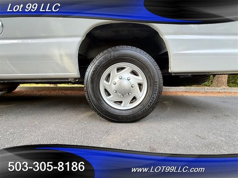 Used 2009 Ford E-350 and Econoline 350 Extended Super Duty RWD image 27