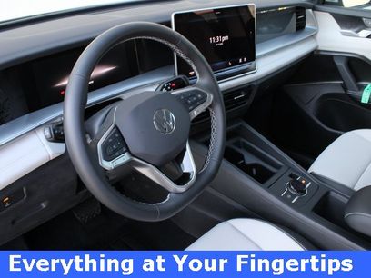 New 2025 Volkswagen Tiguan SE