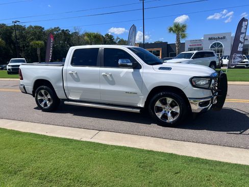 Used 2023 RAM 1500 Laramie AWD/4WD image 3