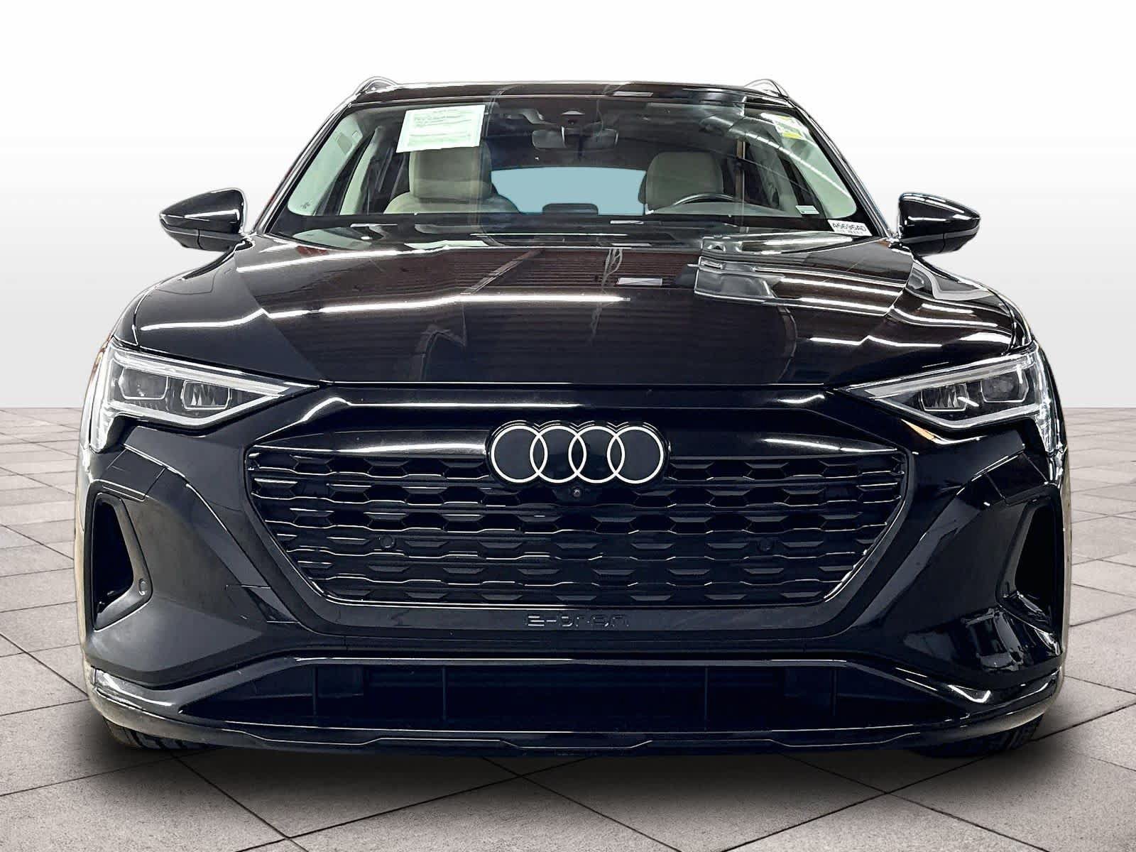 Used 2023 Audi Q8 Premium Plus AWD/4WD image 3