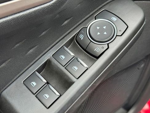 Used 2020 Ford Escape SE image 17