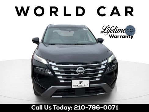 Used 2025 Nissan Rogue SL w/ Tech Package FWD image 2
