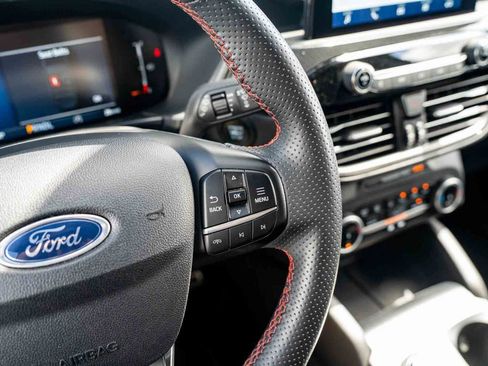 Used 2023 Ford Escape ST-Line FWD image 16