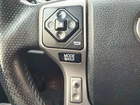 Used 2018 Toyota 4Runner SR5 Premium image 12