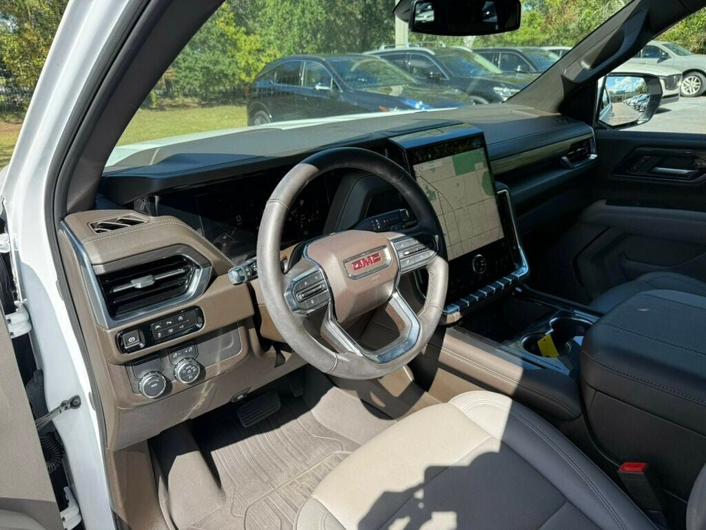 Used 2025 GMC Yukon Elevation RWD image 3
