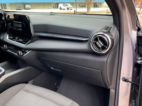 Used 2025 Chevrolet Equinox LT image 16