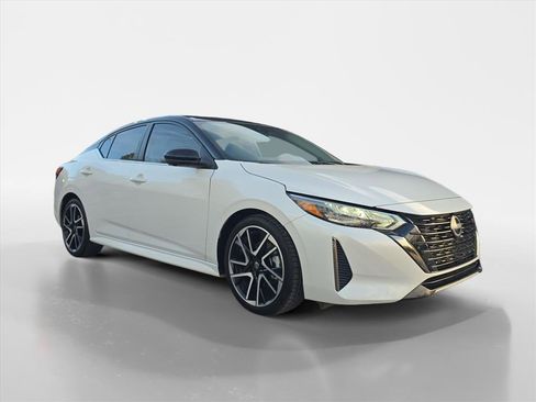 Used 2024 Nissan Sentra SR w/ SR Premium Package image 7