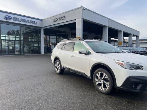 Certified 2022 Subaru Outback Limited XT image 4