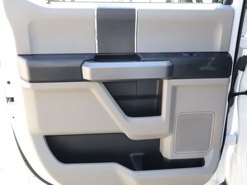 Used 2019 Ford F250 XLT w/ Snow Plow Prep Package AWD/4WD image 38