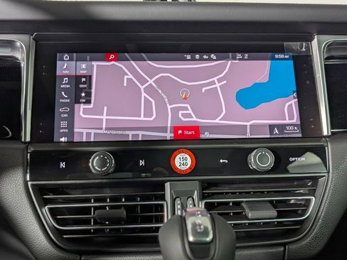 New 2026 Porsche Macan image 32