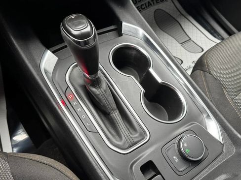 Used 2020 Chevrolet Traverse LS image 30