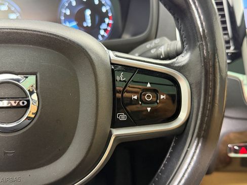 Used 2018 Volvo XC90 T6 Momentum w/ Convenience Package image 23