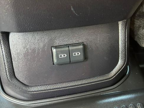 Certified 2025 Toyota Highlander XLE FWD image 25