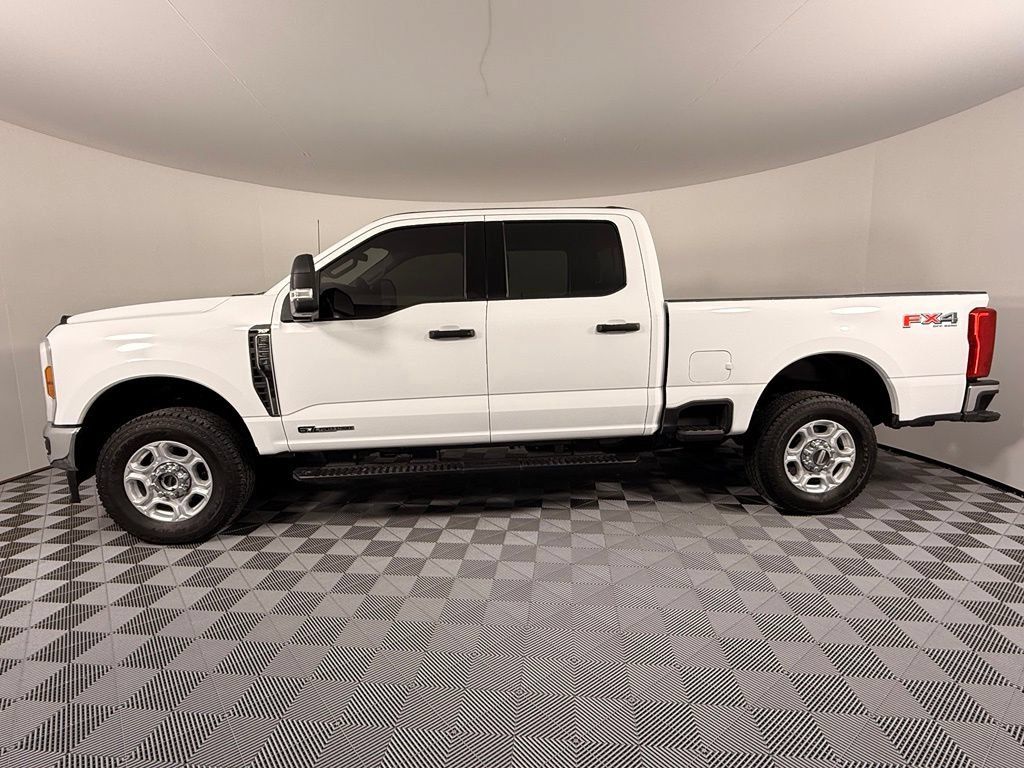 Certified 2025 Ford F250 XLT w/ FX4 Off-Road Package AWD/4WD image 13