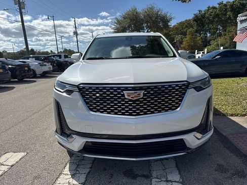 Used 2024 Cadillac XT6 Premium Luxury image 3