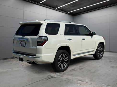 Certified 2022 Toyota 4Runner Limited AWD/4WD image 5
