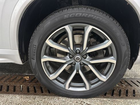 Used 2019 Volvo XC90 T6 Momentum w/ Advanced Package image 10