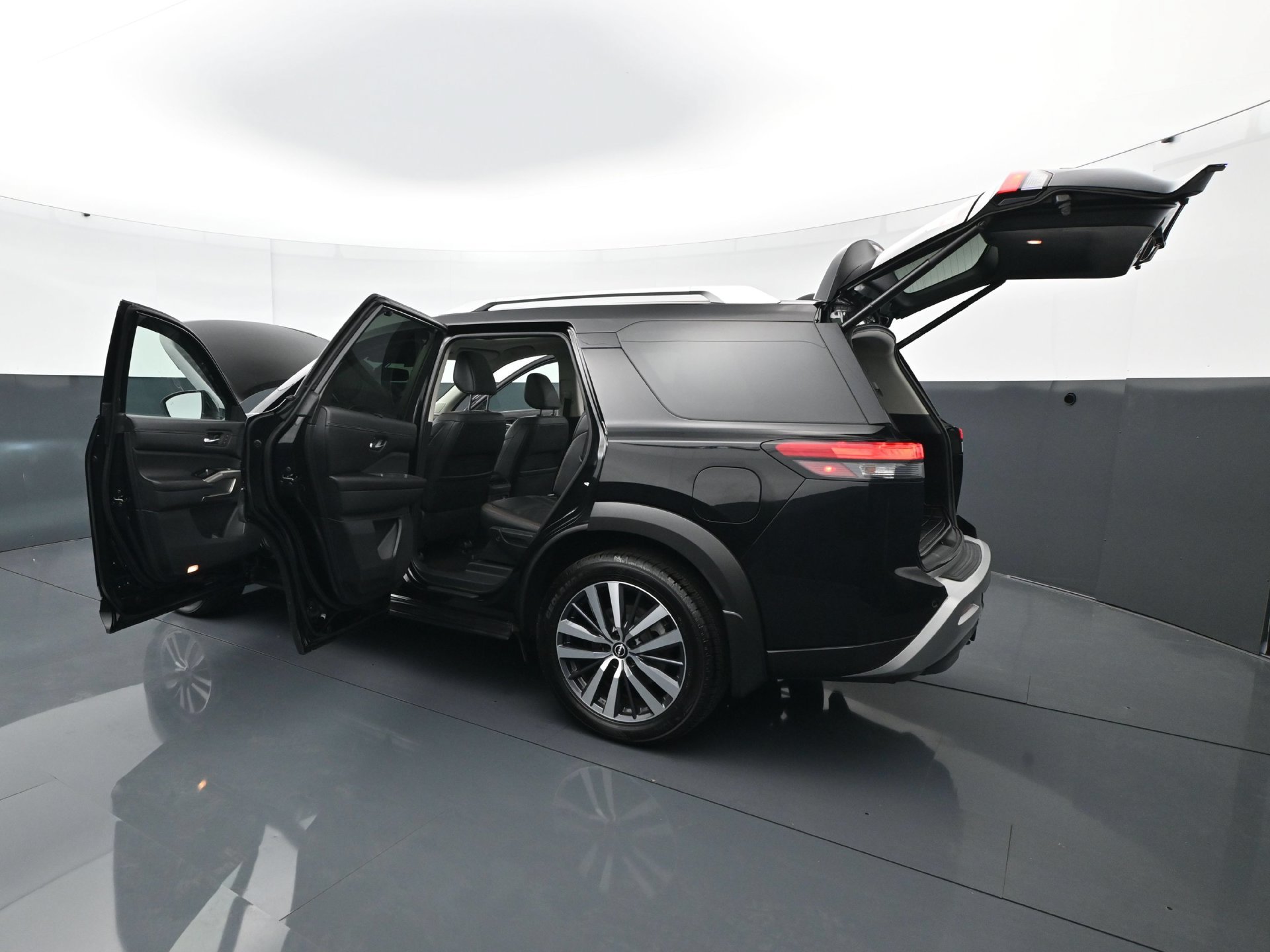 Used 2022 Nissan Pathfinder Platinum AWD/4WD image 37