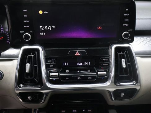 Used 2021 Kia Sorento SX image 22
