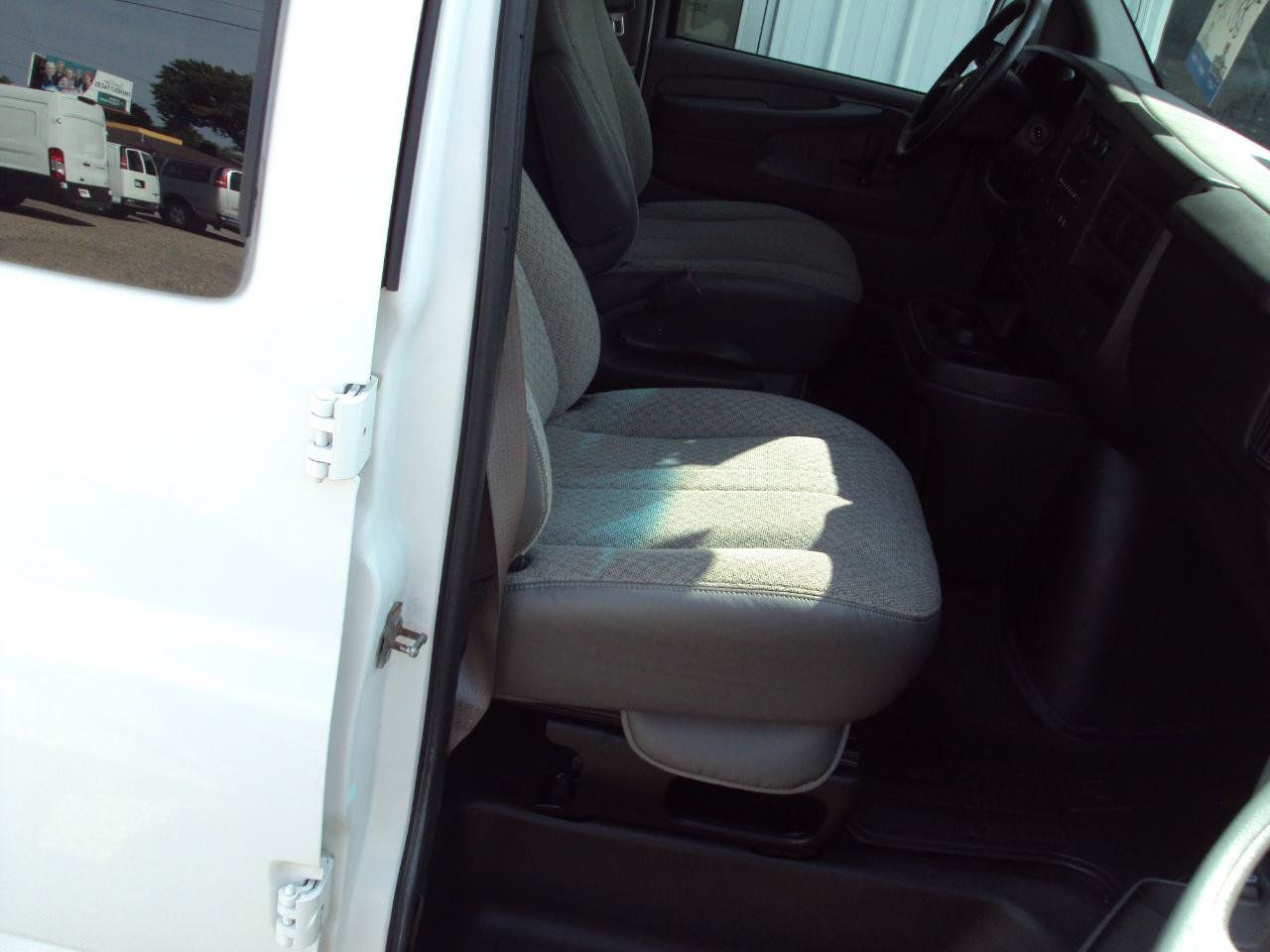 Used 2014 Chevrolet Express 1500 LT w/ LT Preferred Equipment Group AWD/4WD image 13