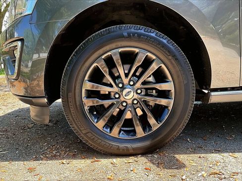 Used 2019 Ford Expedition Limited AWD/4WD image 34