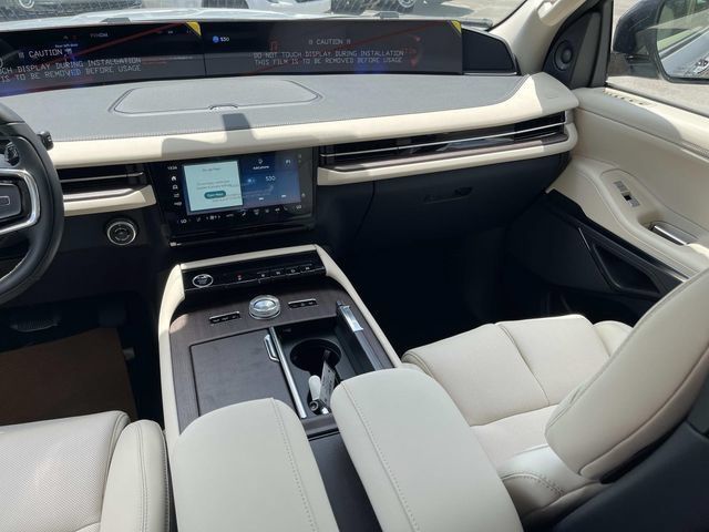 New 2027 Lincoln Navigator Premiere AWD/4WD image 15