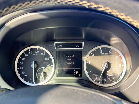 Used 2017 INFINITI QX30 AWD image 20