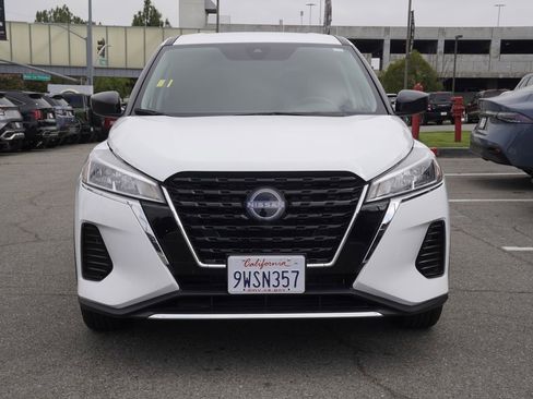 Used 2025 Nissan Kicks Play S FWD image 6