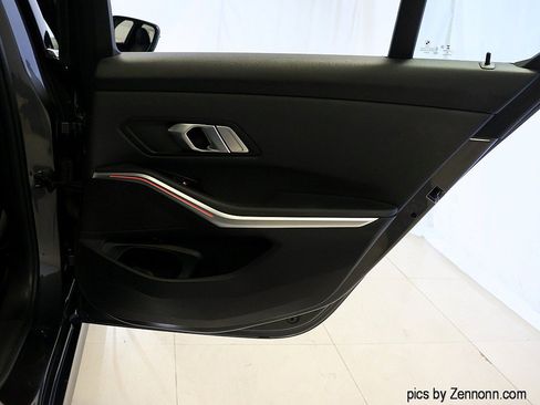 Used 2019 BMW 330i xDrive Sedan w/ Convenience Package AWD/4WD image 29