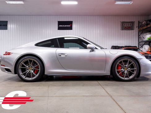 Used 2017 Porsche 911 Carrera 4S image 2