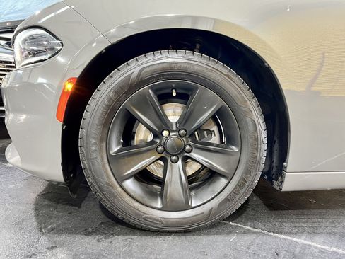 Used 2018 Dodge Charger SXT Plus RWD image 28