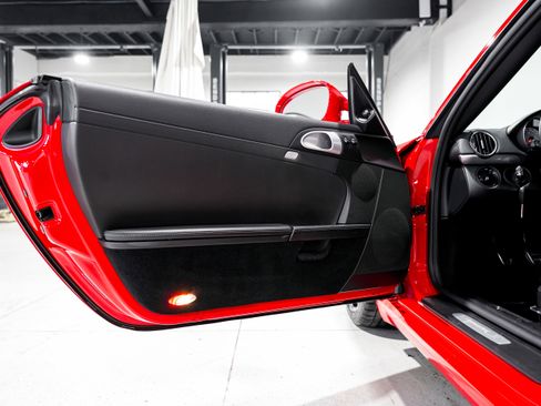 Used 2012 Porsche Cayman S image 19