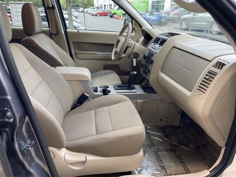 Used 2010 Ford Escape XLT FWD image 30