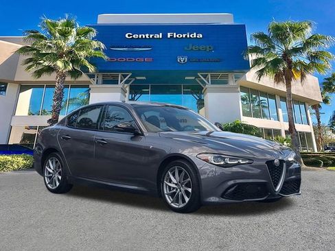 Used 2024 Alfa Romeo Giulia Ti w/ Active Assist Plus Package AWD/4WD image 2