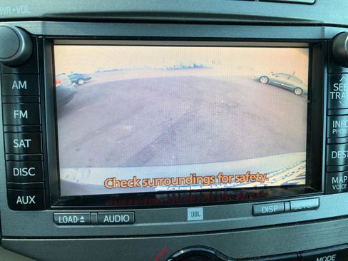 Used 2011 Toyota Venza AWD V6 w/ Premium Pkg #2 image 21