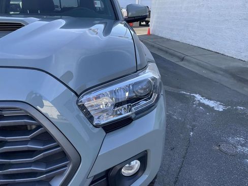 Used 2023 Toyota Tacoma TRD Sport image 14