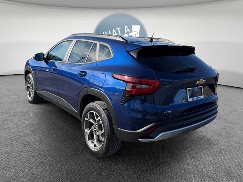 Certified 2024 Chevrolet Trax LT w/ LT Convenience Package image 6