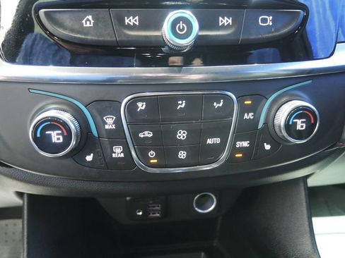 Used 2023 Chevrolet Traverse RS w/ LPO, Floor Liner Package AWD/4WD image 19