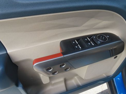 Used 2025 Ford Maverick Lariat w/ 4K Tow Package image 12