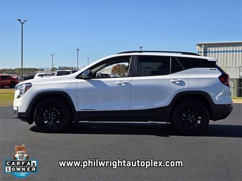 Used 2024 GMC Terrain SLE w/ Driver Convenience Package image 6