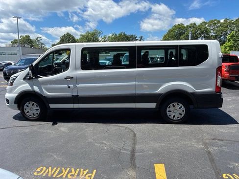 Used 2023 Ford Transit 350 XLT RWD image 4
