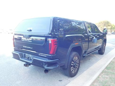 Used 2024 GMC Sierra 2500 Denali Ultimate AWD/4WD image 11
