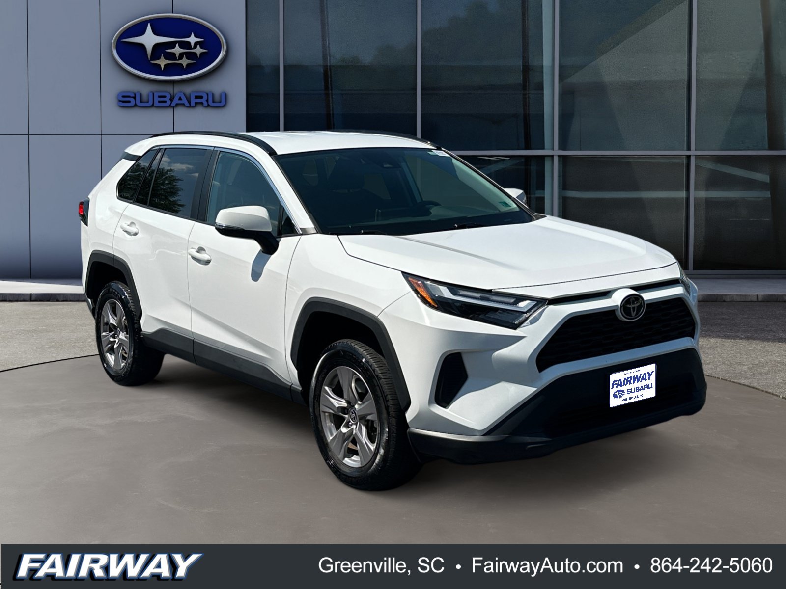 Used 2025 Toyota RAV4 XLE AWD/4WD image 4