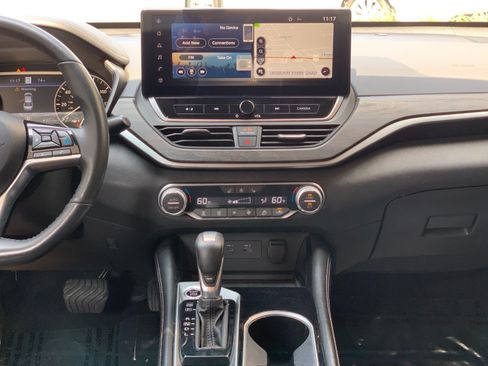 Used 2024 Nissan Altima 2.5 SL FWD image 27