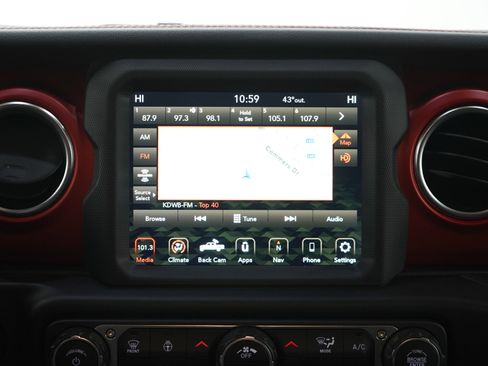 Used 2020 Jeep Gladiator Rubicon w/ Dual Top Group AWD/4WD image 18