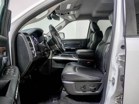Used 2015 RAM 1500 Laramie w/ Convenience Group AWD/4WD image 18