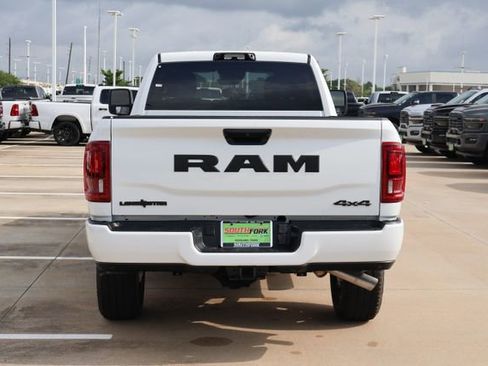 New 2026 RAM 2500 Big Horn AWD/4WD image 5