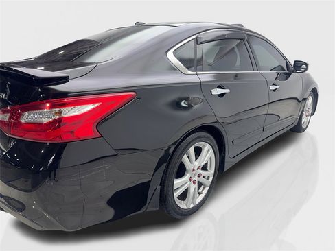 Used 2016 Nissan Altima 3.5 SL image 13