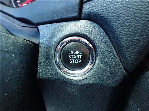 Used 2021 Toyota RAV4 XLE AWD/4WD image 24