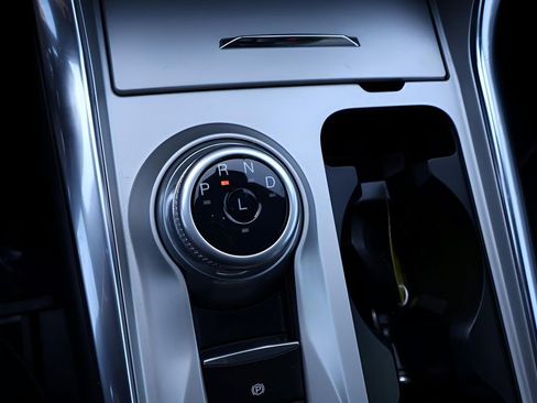 Used 2022 Ford Explorer XLT w/ Equipment Group 202A image 25